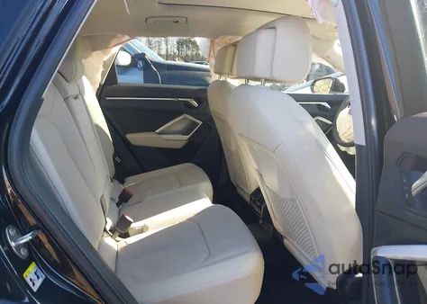 2020 Audi Q3 Premium 45 Tfsi Quattro Tiptronic z USA, uszkodzony, nr VIN WA1AECF32L1009445